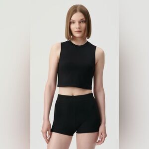 Musst Have Lilie Crop.